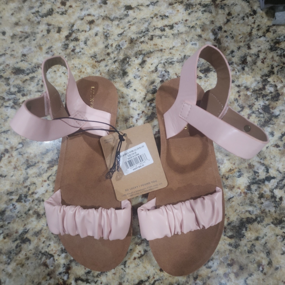 Nwt Girls Lucky Brand Sandals.